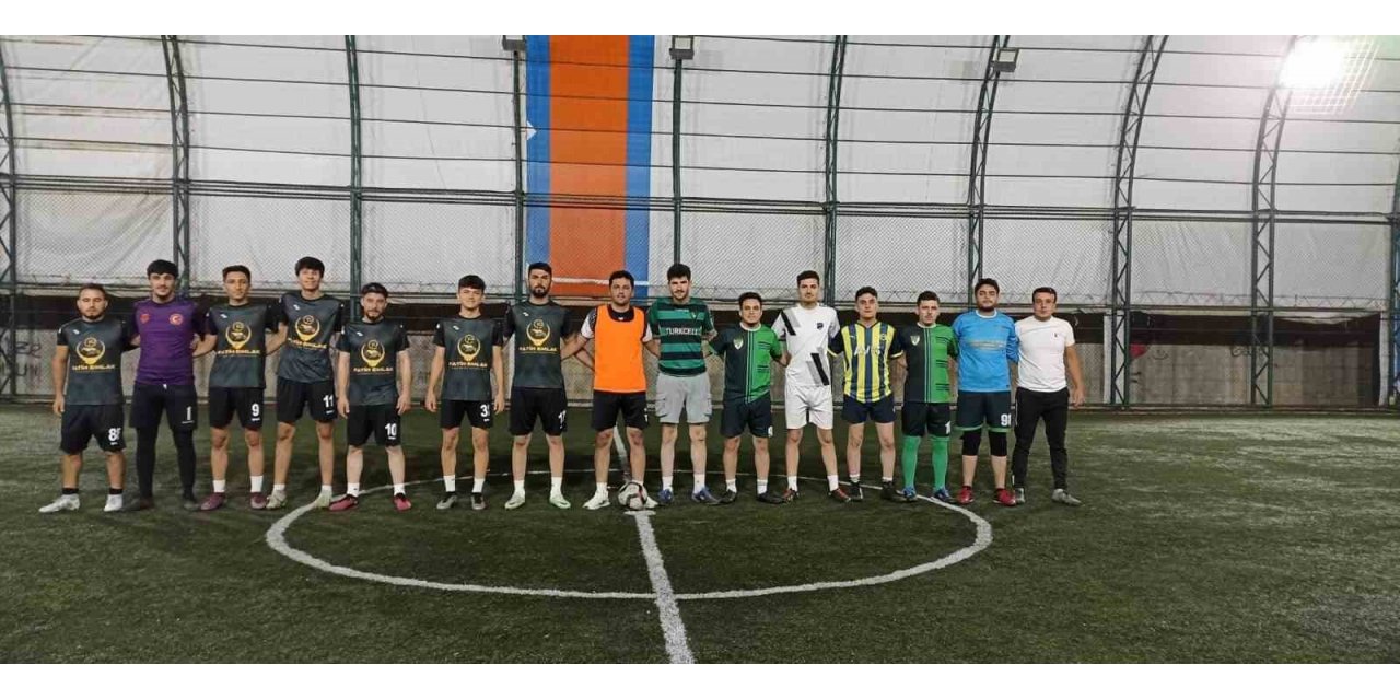 Çameli 100. yıl için yeşil sahada buluştu