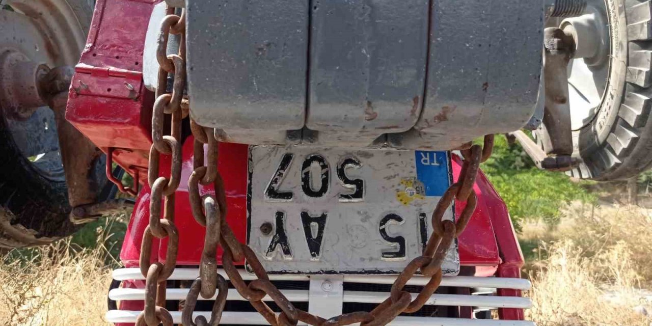 Burdur’da devrilen traktörün altında kalan 1 kişi ağır yaralandı