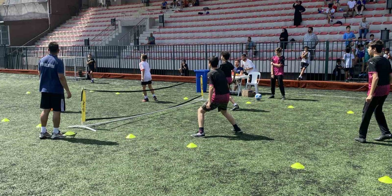 Fatih’te ayak tenisi turnuvası bu yıl 3. kez düzenlendi