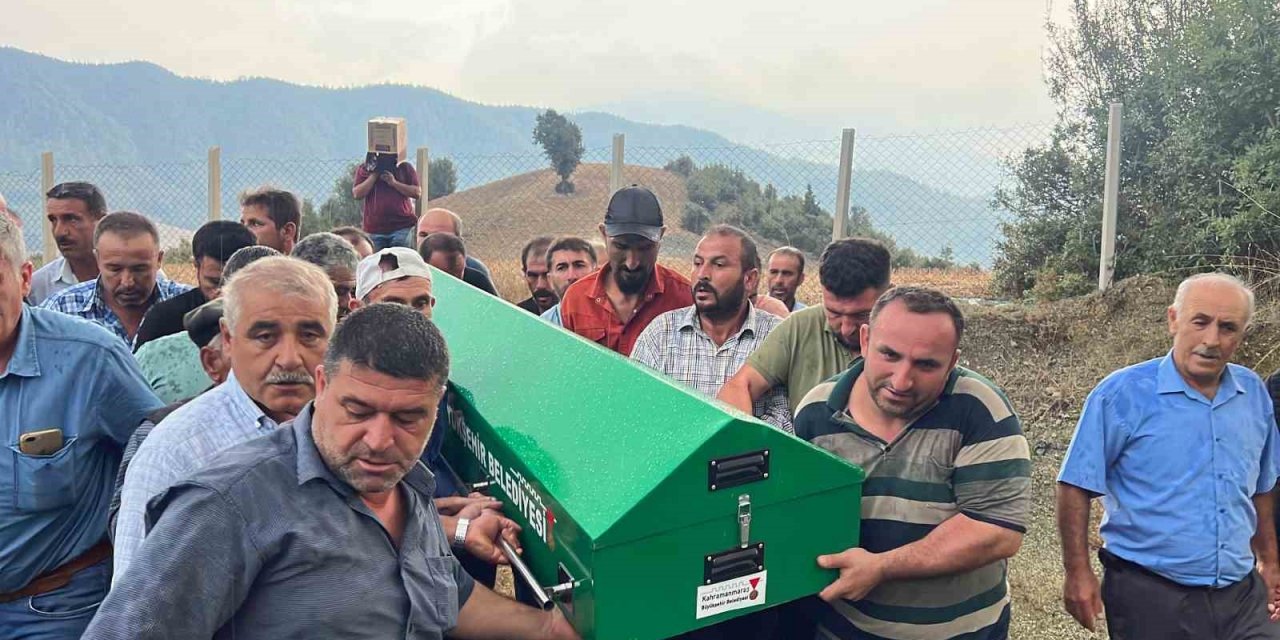 Yakınının cenazesine katılmıştı: Kamyon kazasında ölen adam toprağa verildi