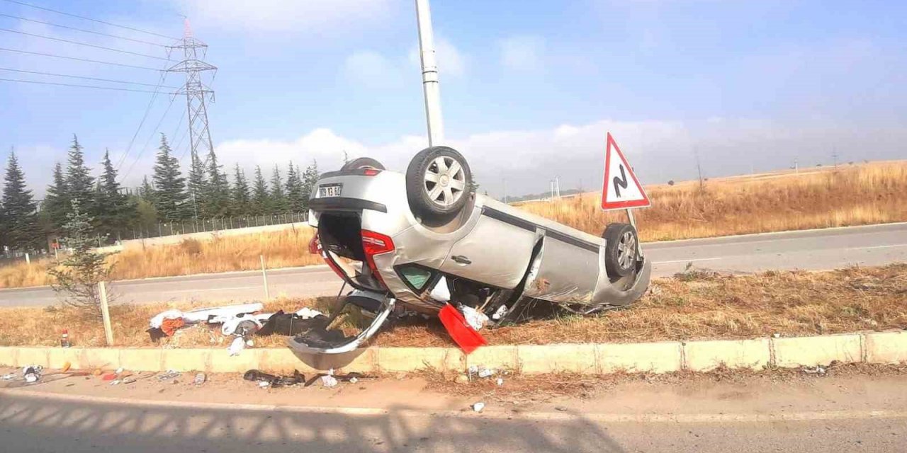 Kütahya’da otomobil takla attı: 3 yaralı