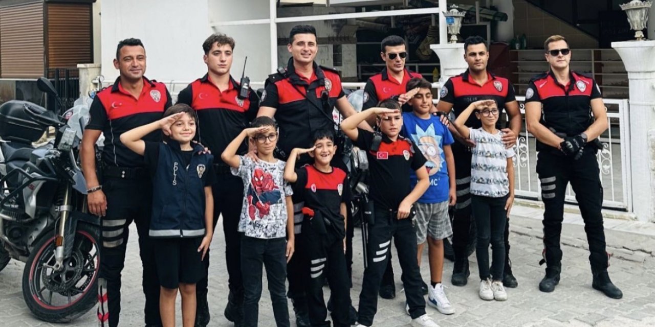 İzmir’de renkli görüntüler: Çevirme yapan miniklere polisten sürpriz