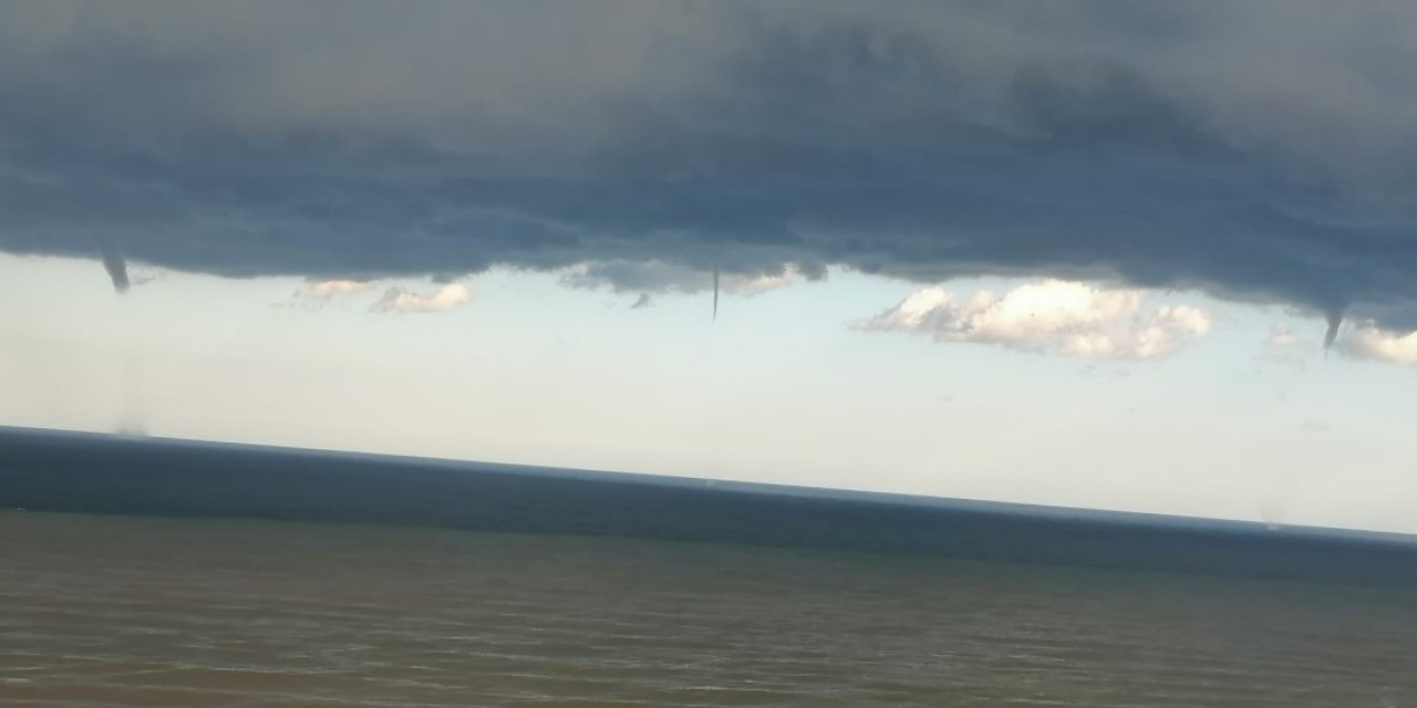 Arhavi’de oluşan hortum böyle görüntülendi