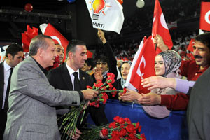 AK Parti'ye 3 bin 800 kişilik dev katılım