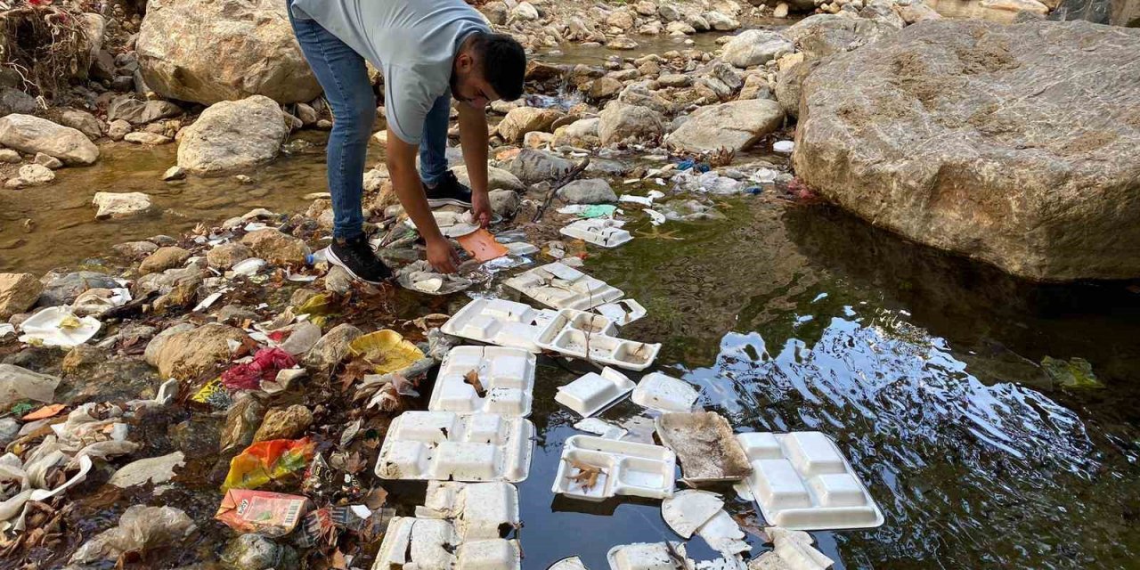 Sason’da mesire alanında çöp yığını