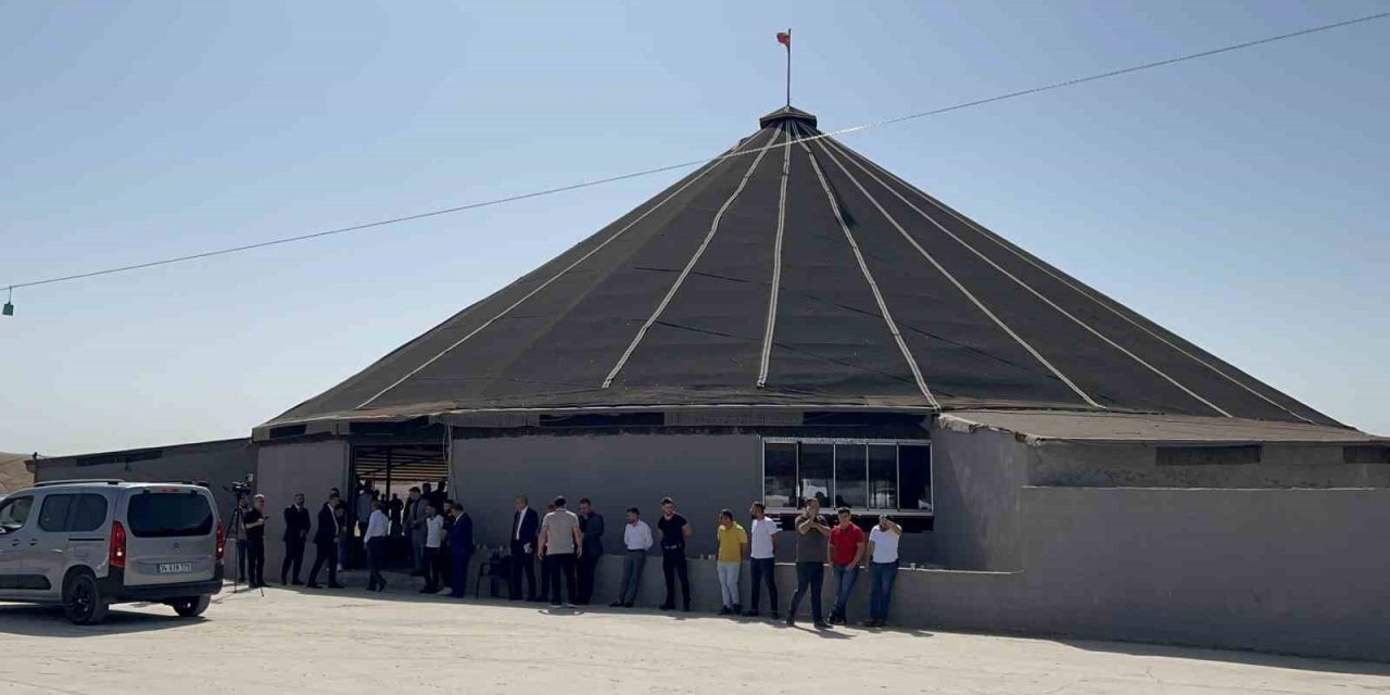 MHP ilçe kongresi kıl çadırda yapıldı