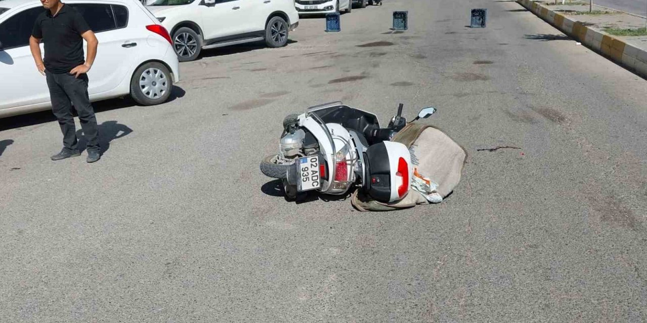 Otomobil ile motosiklet çarpıştı: 1 yaralı