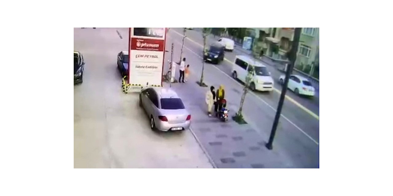 Van’da feci kaza: Kadınlar bebek arabasıyla havaya savruldu