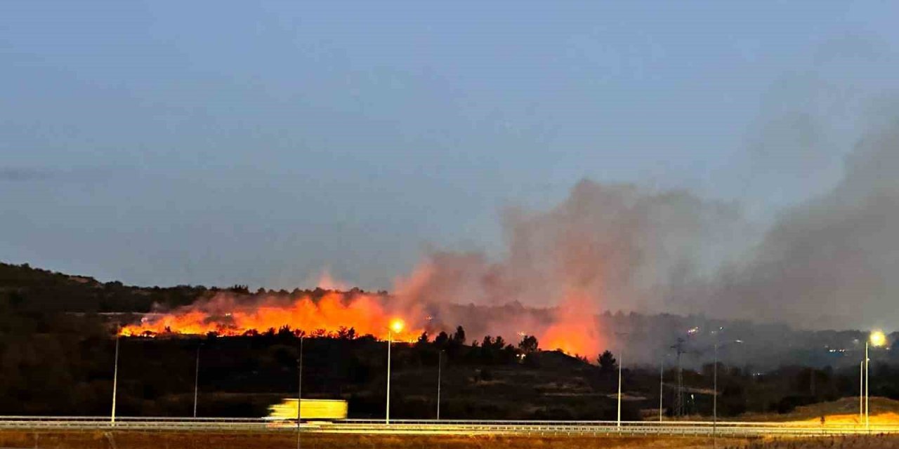 Gelibolu’da askeri alandaki yangın kısmen kontrol altına alındı