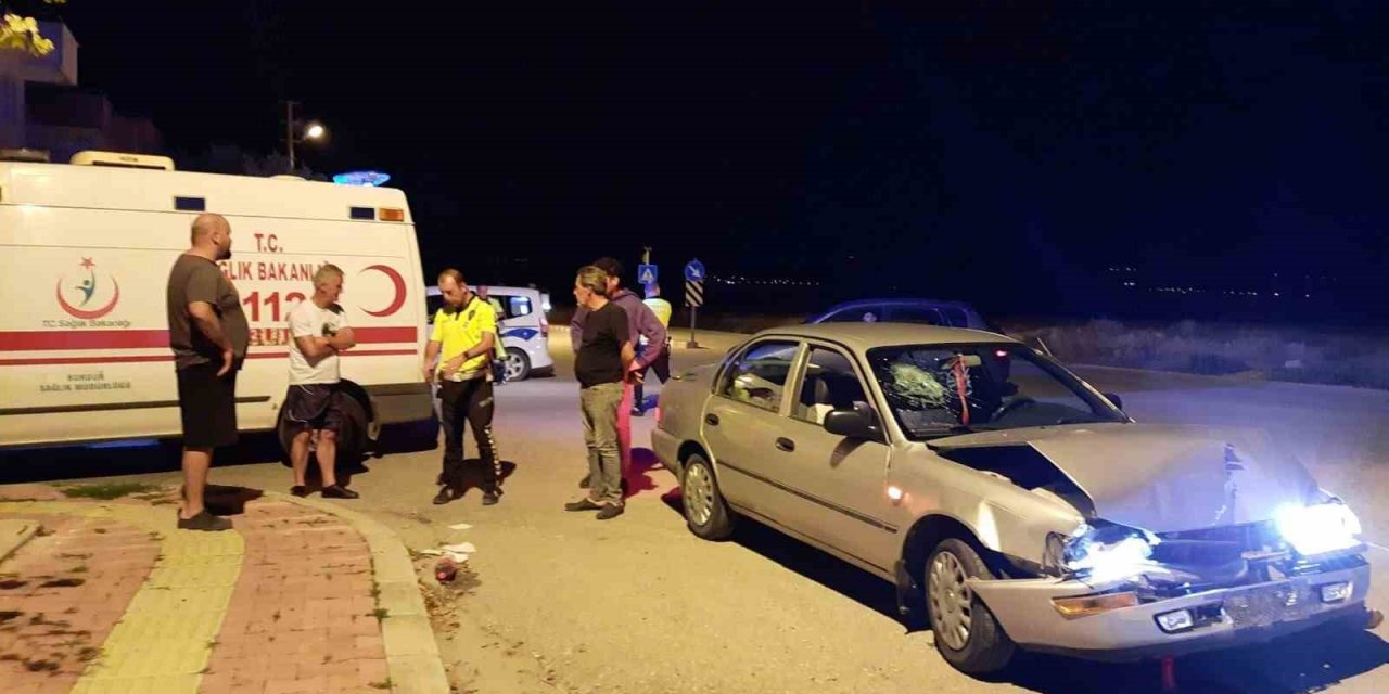 Kontrolden çıkan otomobil park halindeki ticari araca çarptı: 1 yaralı