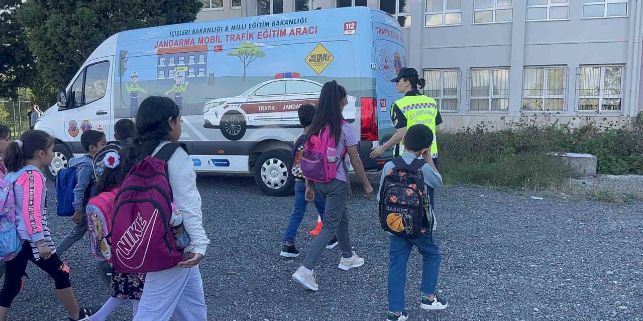 Jandarma’dan eğitim - öğretim döneminin ilk gününde sıkı denetim