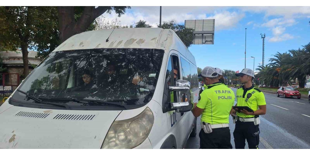 Fatih’te okul servislerine denetim