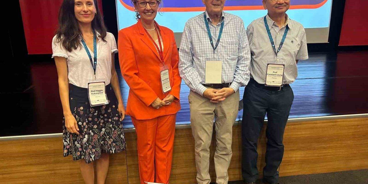 Yabancı dil öğrenme yöntemleri Altınbaş Üniversitesi’nde konferansta konuşuldu