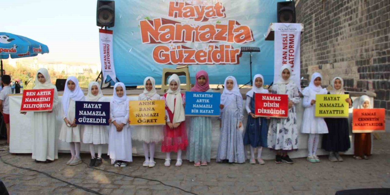 Cizre’de yüzlerce çocuk namaz etkinliğinde buluştu