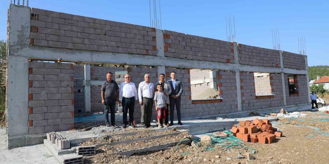 Şehzadeler’de çok amaçlı salon inşaatı yükseliyor