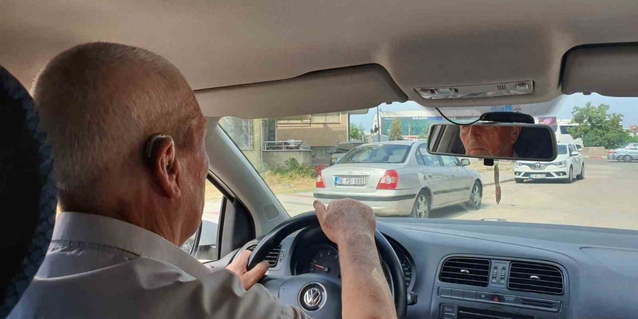 73 yaşındaki sürücü 30.denemesinde ehliyetine kavuştu