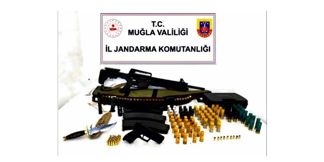 Jandarmadan ruhsatsız silah baskını