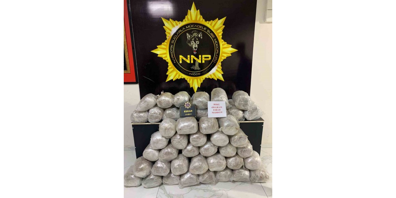 Şüphe üzerine durdurulan tırda 58 kilo uyuşturucu ele geçirildi