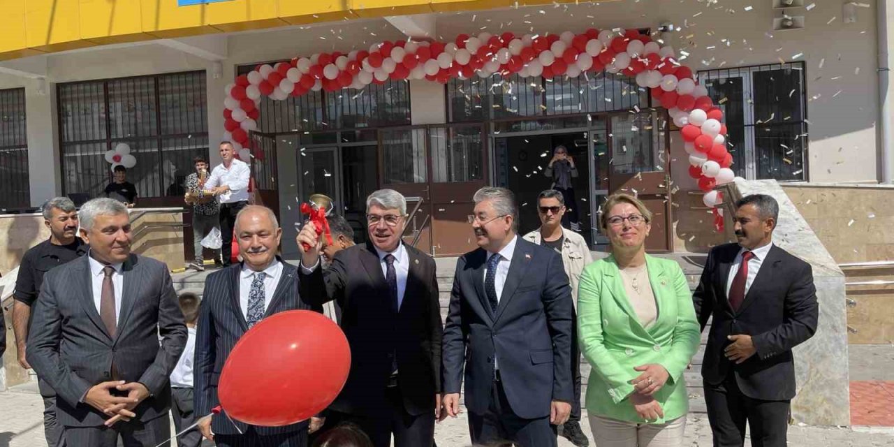 Deprem bölgesi Osmaniye’de yeni eğitim-öğretim başladı