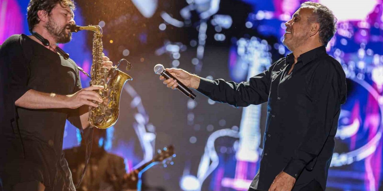 92. İzmir Enternasyonal Fuarı’nda finali Haluk Levent yaptı