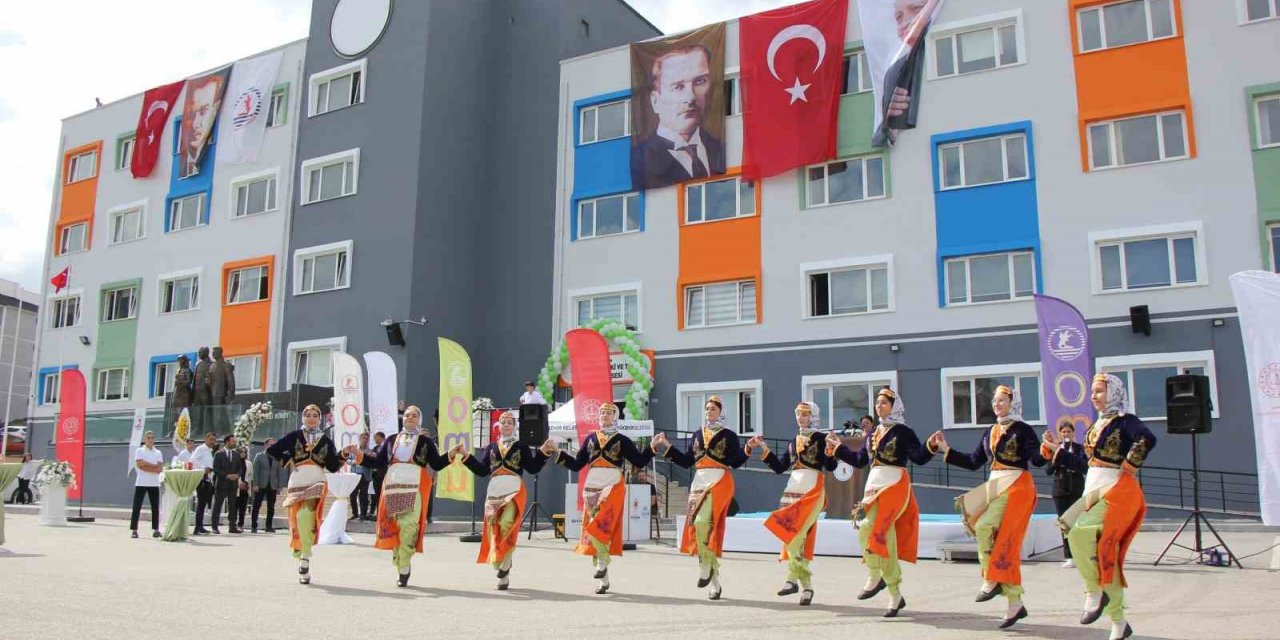 ’Siber güvenlik’ dersi de verilecek meslek lisesi Samsun’da eğitime başladı
