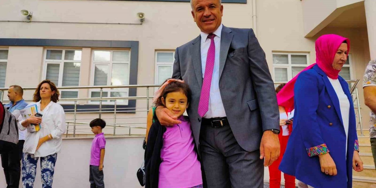 Başkan Elbi’den öğrencilere akıllı saat müjdesi