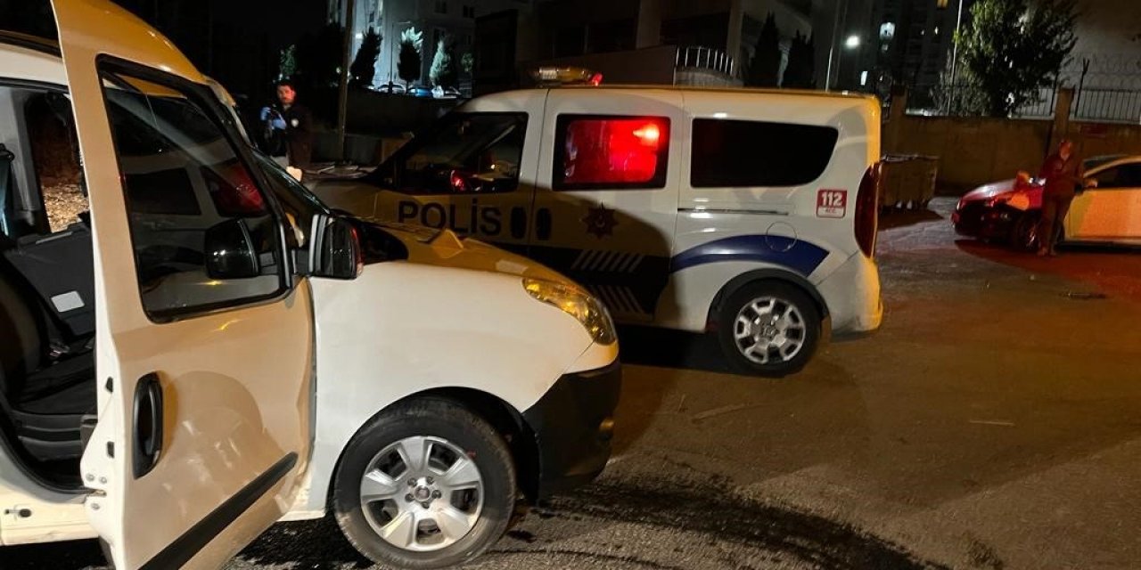 Lastik hırsızları polisten kaçarken kaza yapınca koşarak kayıplara karıştı