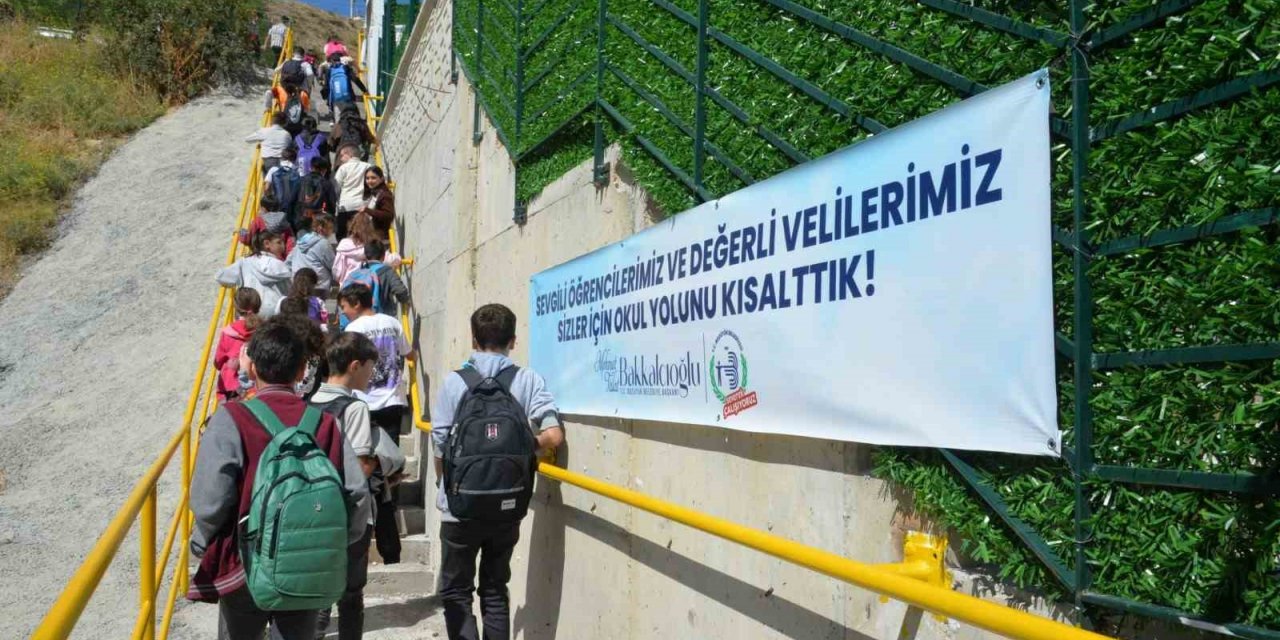 Arif Nihat Asya Ortaokulu yolu 500 metre kısaldı