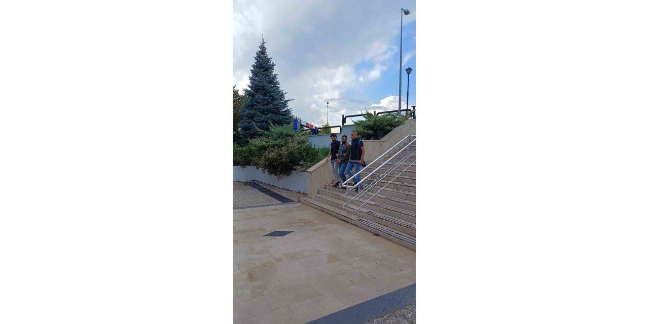 Muğla’da turist görünümündeki 4 düzensiz göçmen yakalandı