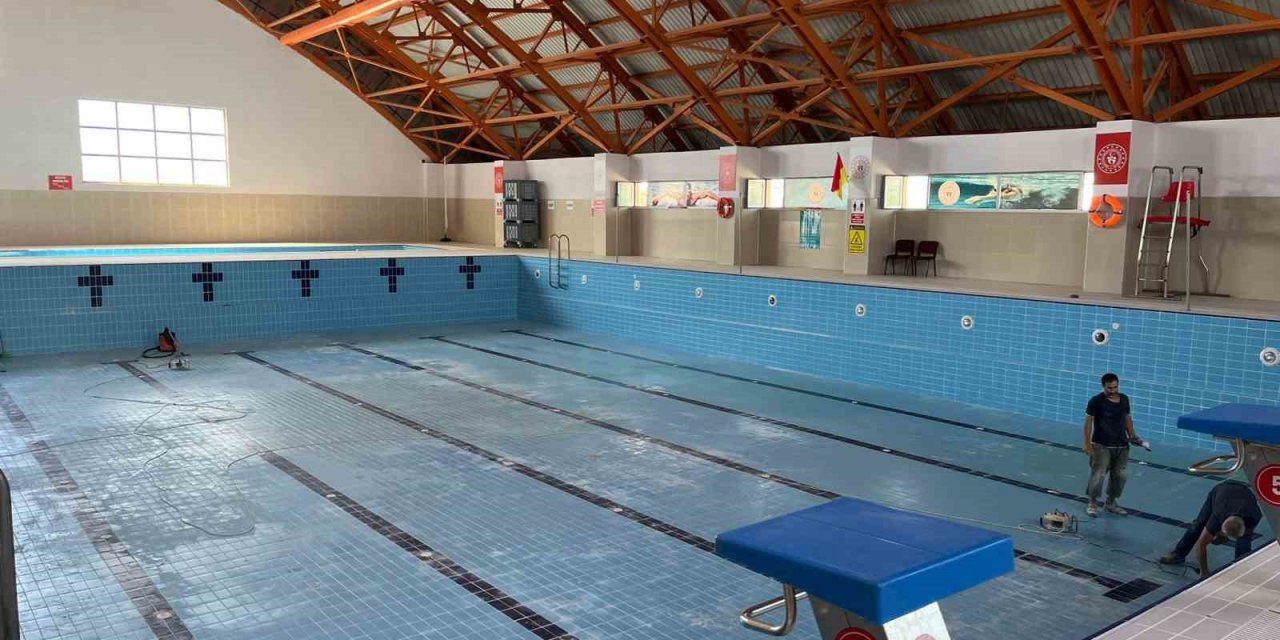 Nazilli Yarı Olimpik Yüzme Havuzu bakıma alındı