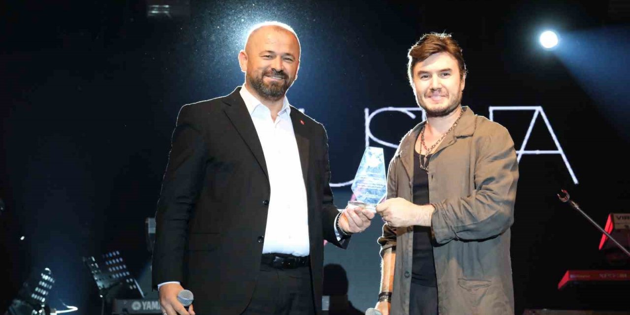 Orhaneli Belediyesi yazı festivalle kapattı