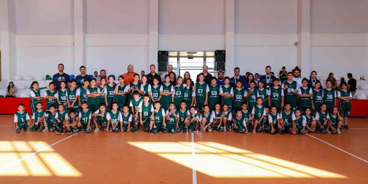 Çocuklara özel basketbol kampı düzenlendi