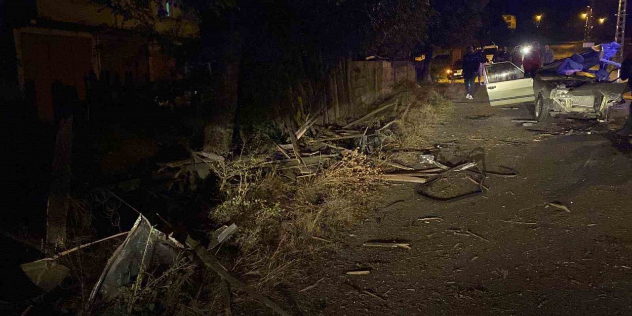 Direksiyon hakimiyetini kaybeden genç sürücü öldü