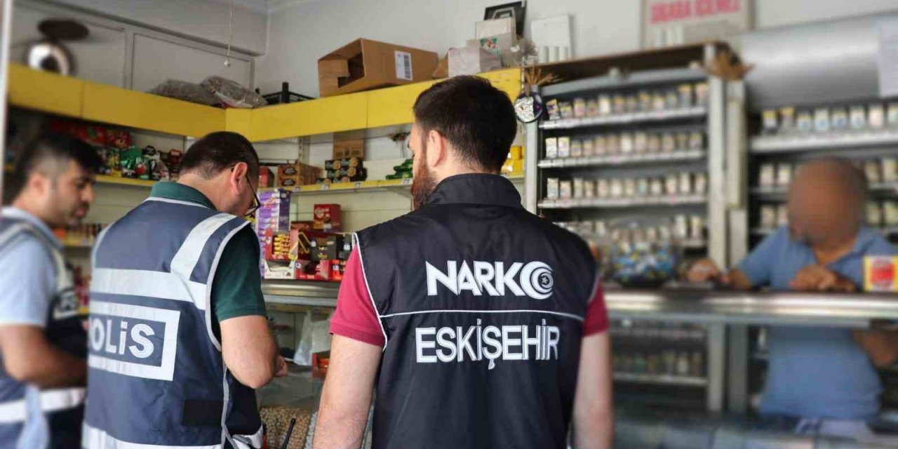 Polis ekipleri okul çevrelerinde denetimi arttırdı