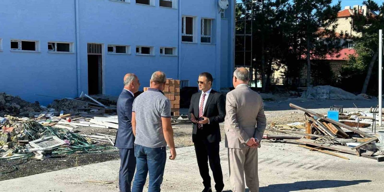 Emirdağ’da okullarda güçlendirme çalışması devam ediyor