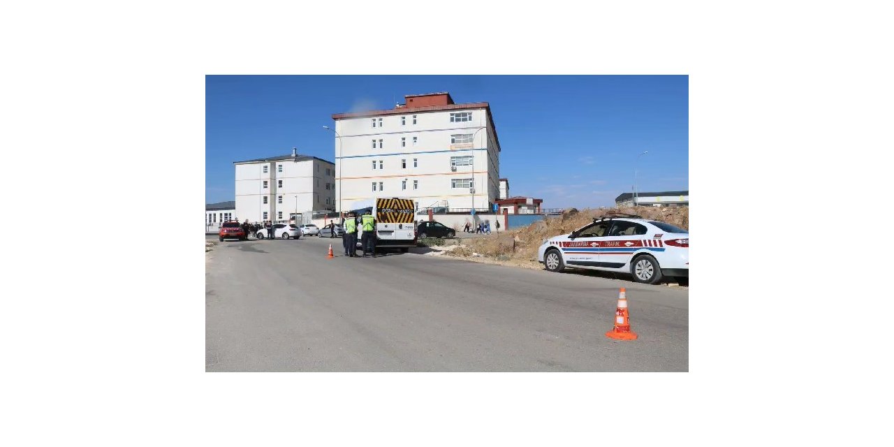 Gaziantep’te jandarmadan okul servis araçlarına şok denetim
