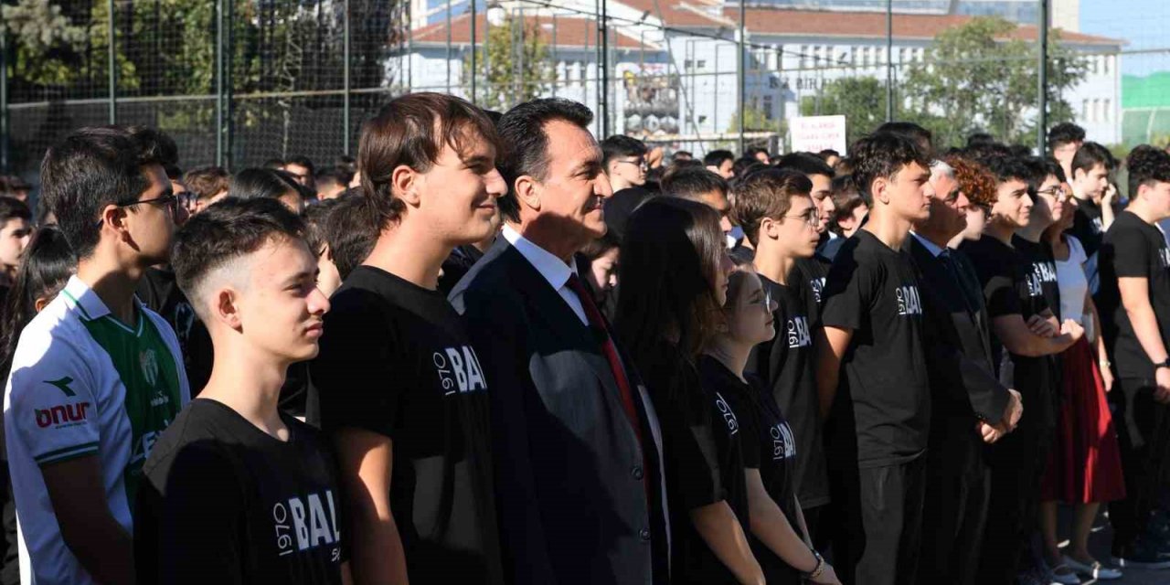 Başkan Dündar, öğrencileri yalnız bırakmıyor