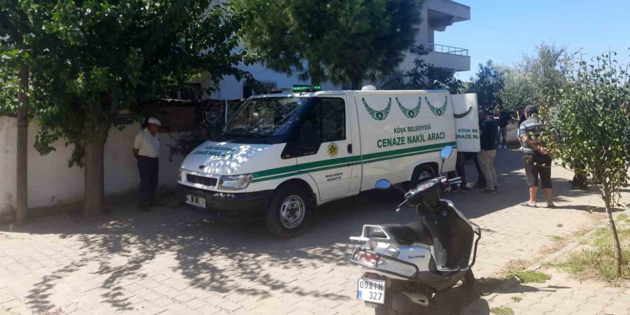 Evinin banyosunda başından vurulmuş halde bulundu