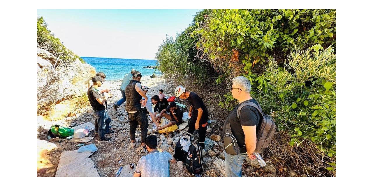 Datça’da mahsur kalan 14 düzensiz göçmen kurtarıldı