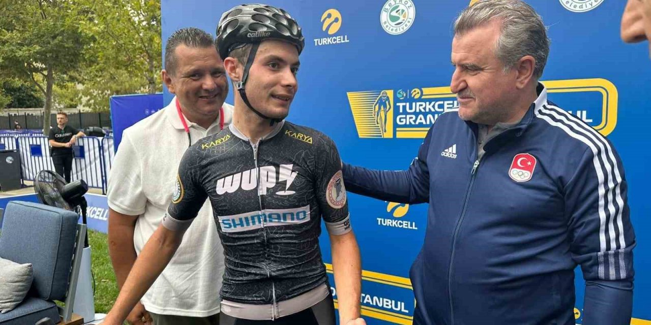 Muğla bisiklet takımı 30 ülkenin katıldığı yarışta altın madalya kazandı