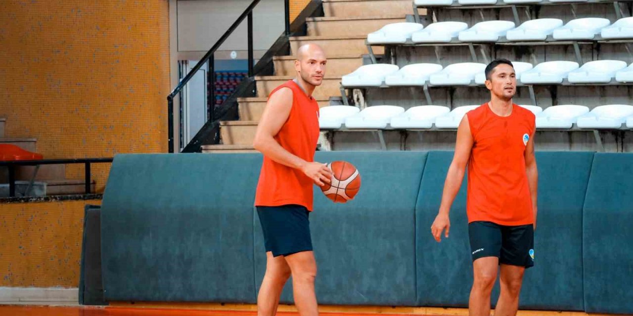 Basketbol heyecanı parkelere geri döndü