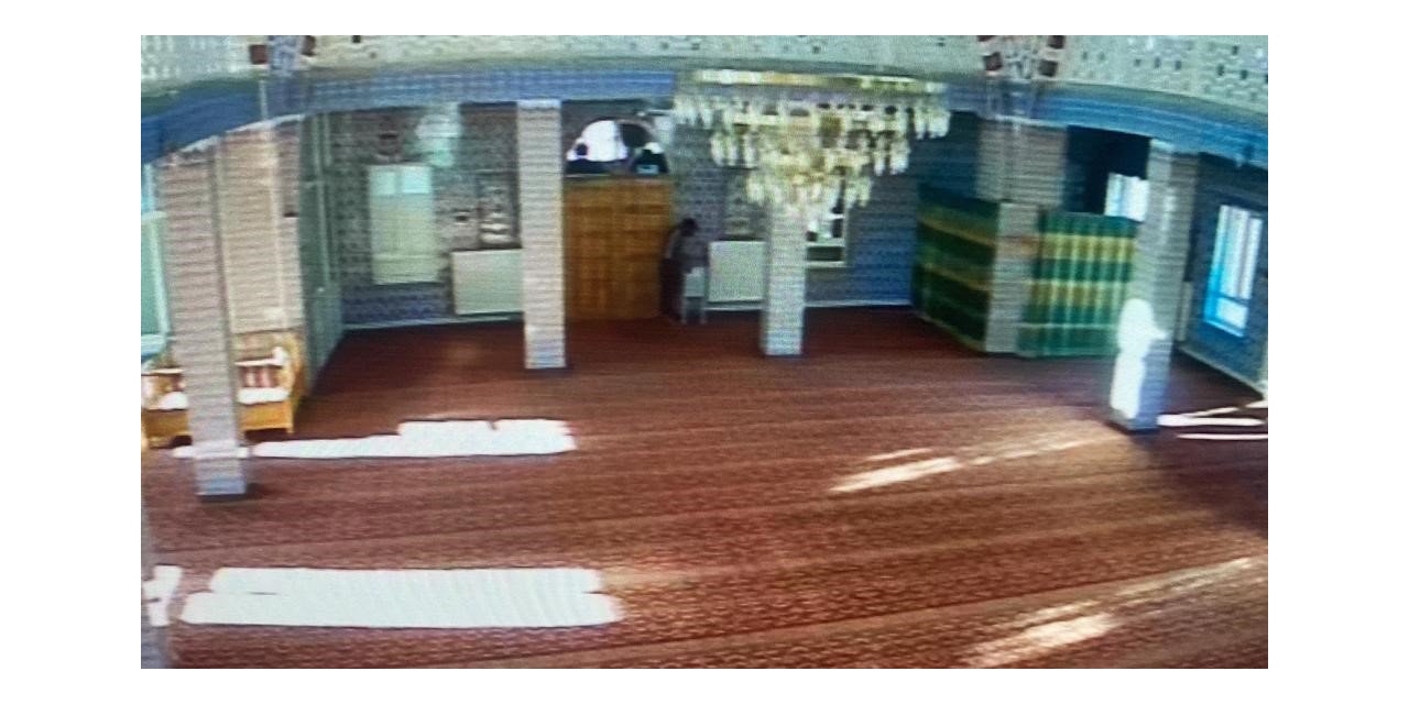 Cami faresi suçüstü yakalandı