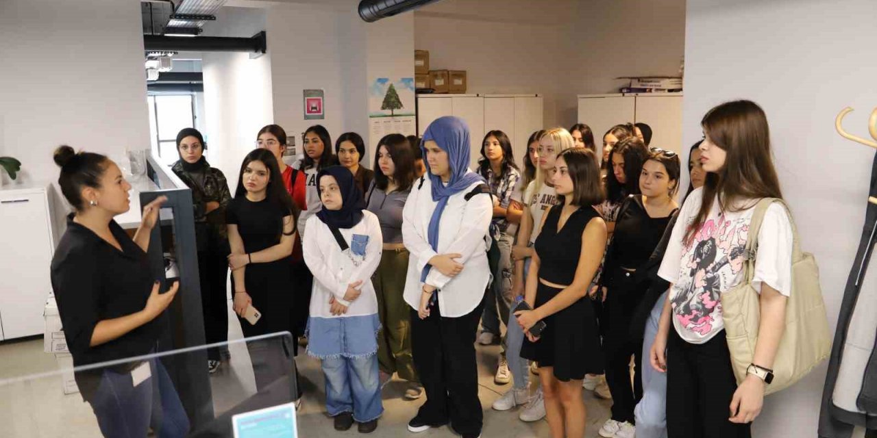 Öğrenciler elektik perakende sektörünü tanıdı