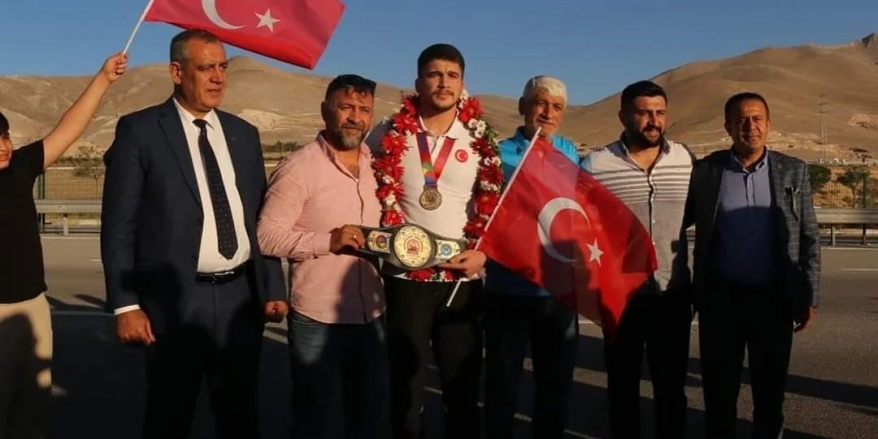 Dünya şampiyonuna Niğde’de coşkulu karşılama
