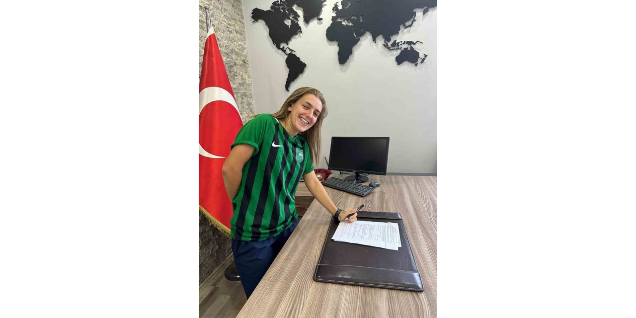 Bilecikspor Bayan Futbol Takımı’ndan 1. Lig’e transferler