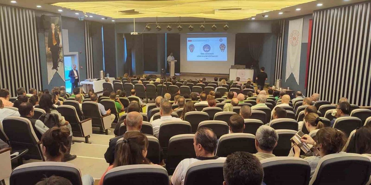 Bakanlığa bağla yurtlardaki 13 bin 85 özel güvenlik görevlisine eğitim