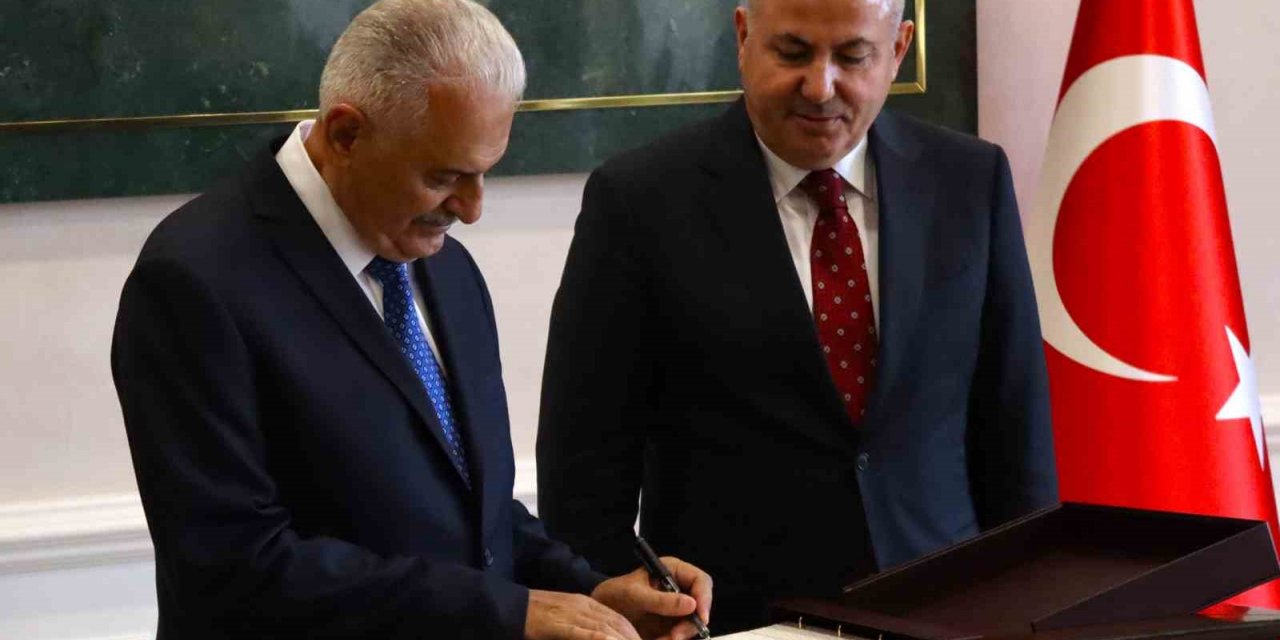 Binali Yıldırım’dan İzmir Valiliğine ziyaret