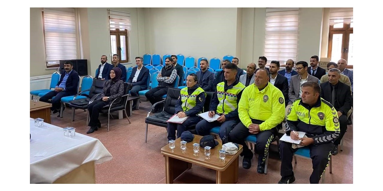 Kaymakam İlk Toplantısını Öğrenci Güvenliğine Ayırdı