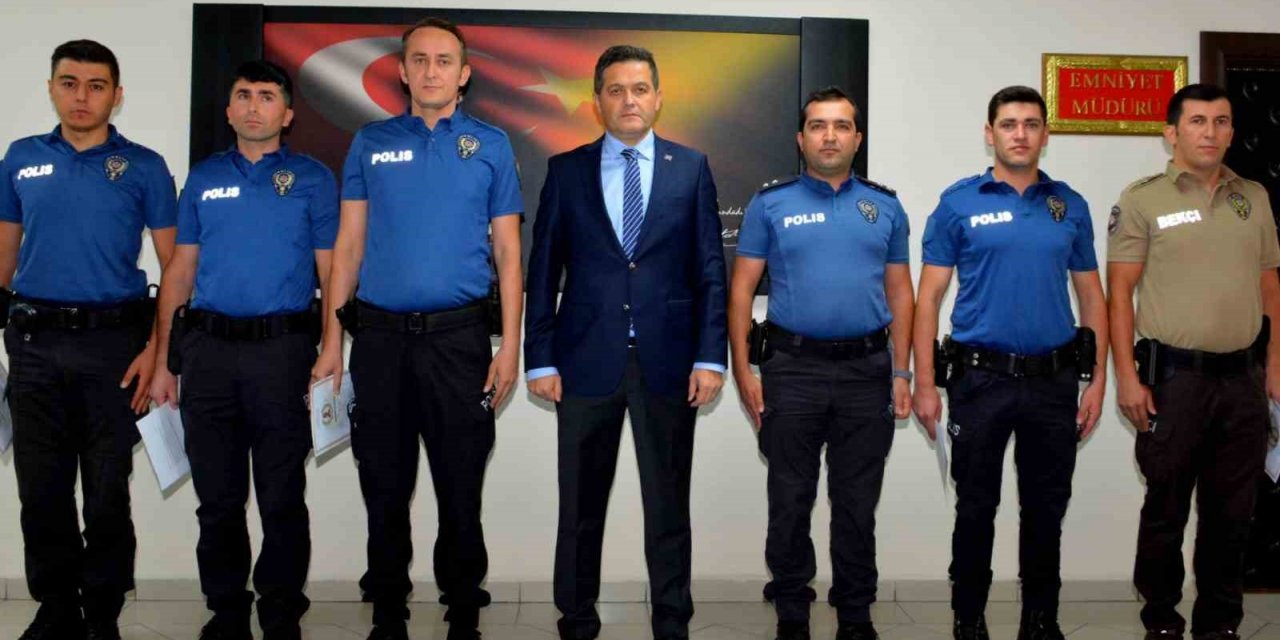 Eşini yaralayan zanlıyı yakalayan polis memurları ödüllendirildi