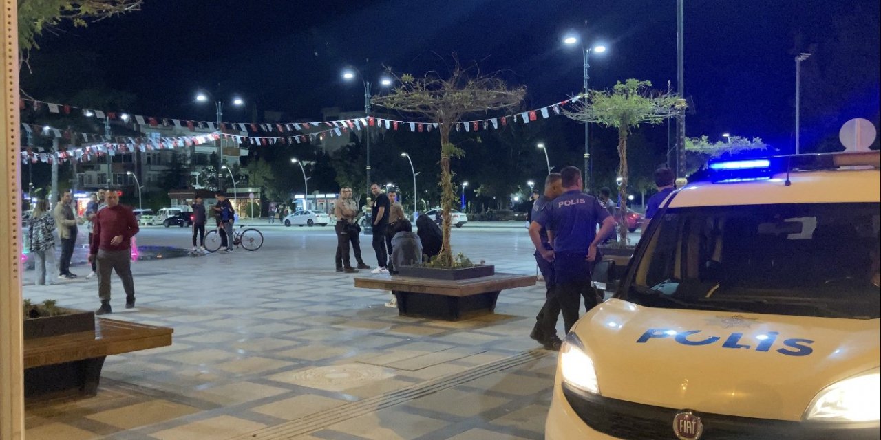 Burdur’da iki grup arasında çıkan kavgada 1 genç bıçaklandı